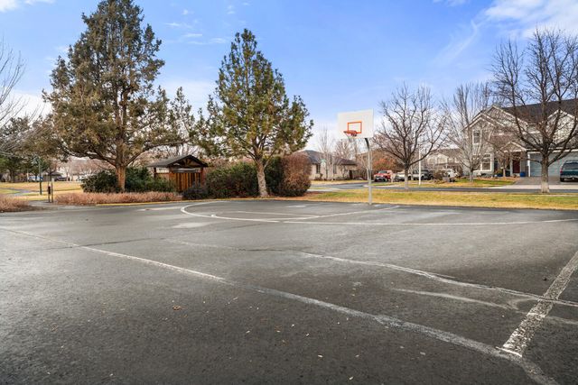 3216 NE Zoe Avenue, Bend, OR 97701