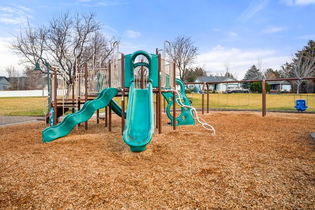 3216 NE Zoe Avenue, Bend, OR 97701