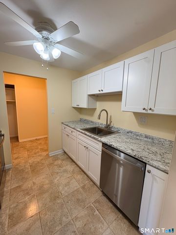 57 Westridge Road B9, New London, CT 06320