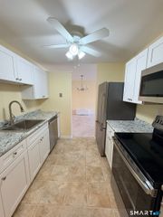 57 Westridge Road B9, New London, CT 06320