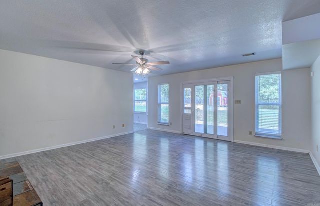 1400 Cedar Dr, Bryant, AR 72022