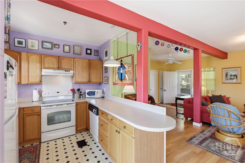 Image 12 of property listing at 8 Lighthouse Lane, Tybee Island, GA 31328