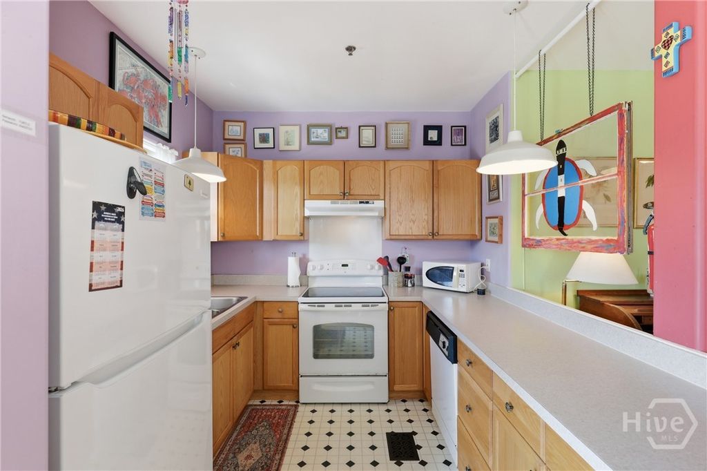 Image 14 of property listing at 8 Lighthouse Lane, Tybee Island, GA 31328