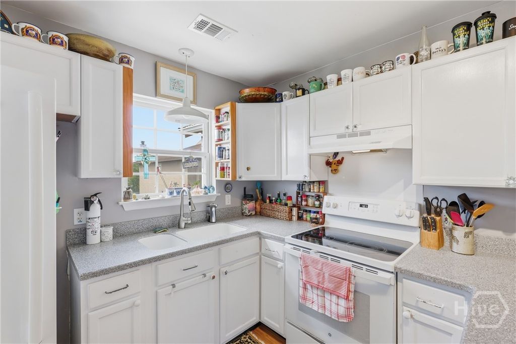 Image 36 of property listing at 8 Lighthouse Lane, Tybee Island, GA 31328