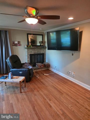 1207 N CHARLOTTE ST, Pottstown, PA 19464