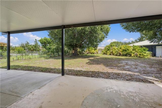 5990 Milne CIR, North Fort Myers, FL 33903