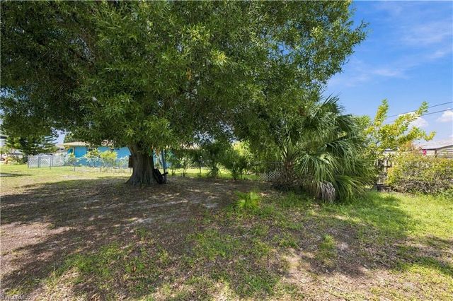 5990 Milne CIR, North Fort Myers, FL 33903