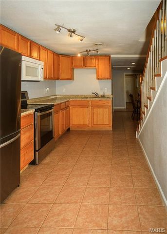 741 Regina Avenue, St Louis, MO 63125