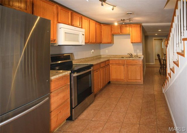 741 Regina Avenue, St Louis, MO 63125