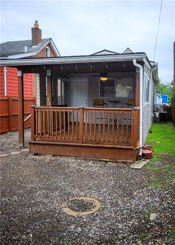 741 Regina Avenue, St Louis, MO 63125
