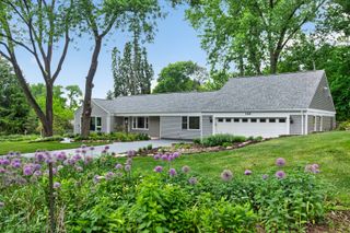 166 Mohawk Trail, Algonquin, IL 60102