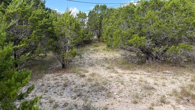 1086 Trail Pass, Canyon Lake, TX 78133