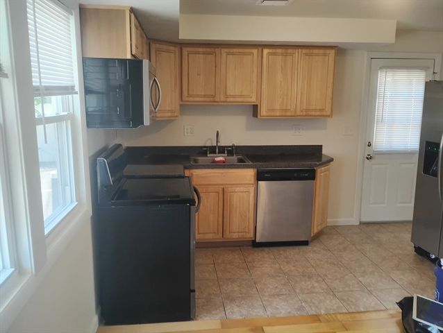 32 Falmouth Ave 0, Brockton, MA 02301