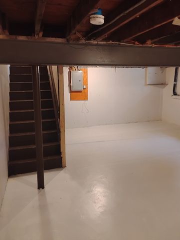 32 Falmouth Ave 0, Brockton, MA 02301