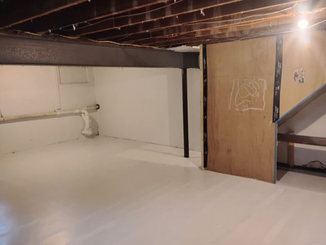 32 Falmouth Ave 0, Brockton, MA 02301