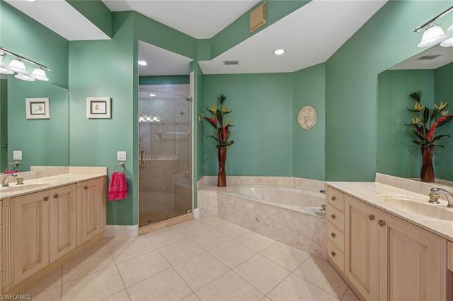 9154 Cherry Oaks LN 101, Naples, FL 34114