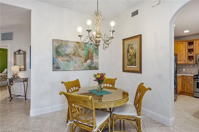 9154 Cherry Oaks LN 101, Naples, FL 34114