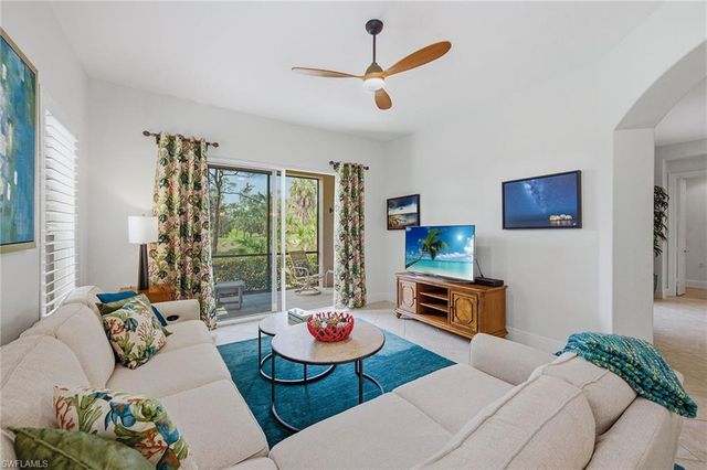 9154 Cherry Oaks LN 101, Naples, FL 34114