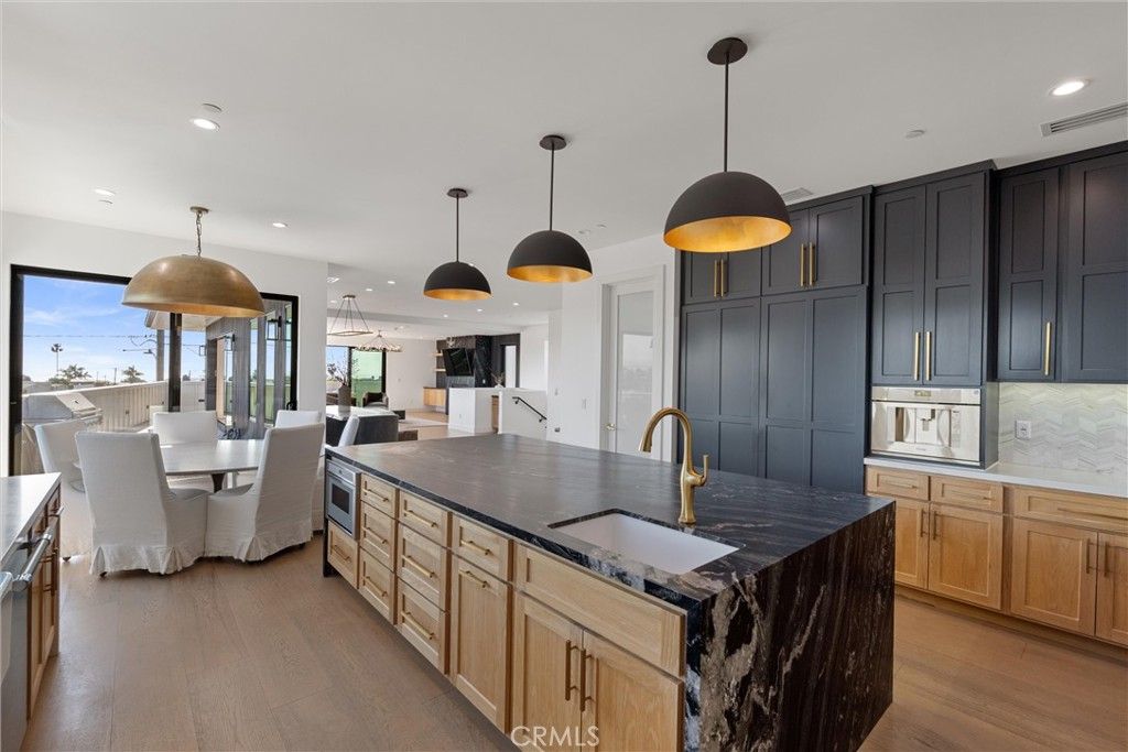 Image 14 of property listing at 1504 Prospect Avenue, Hermosa Beach, CA 90254