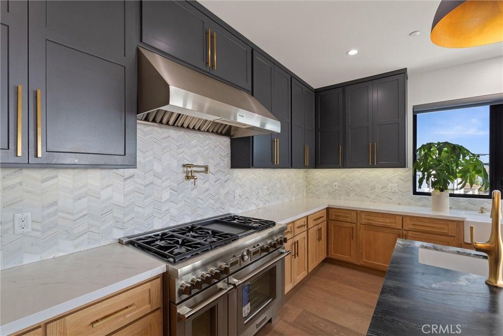 Image 17 of property listing at 1504 Prospect Avenue, Hermosa Beach, CA 90254