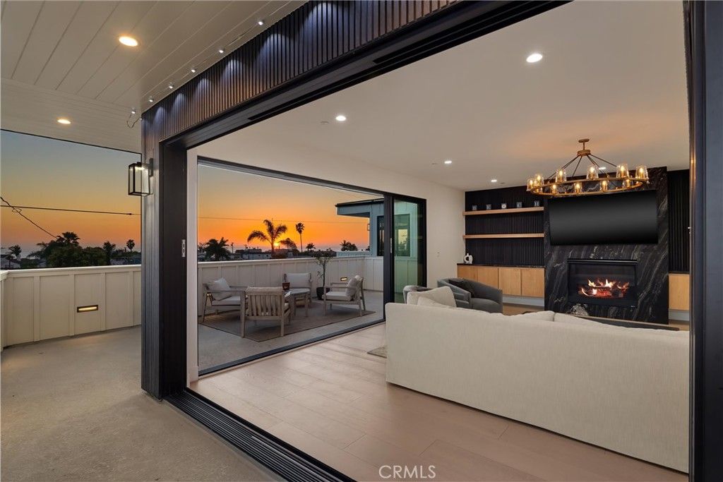 Image 2 of property listing at 1504 Prospect Avenue, Hermosa Beach, CA 90254