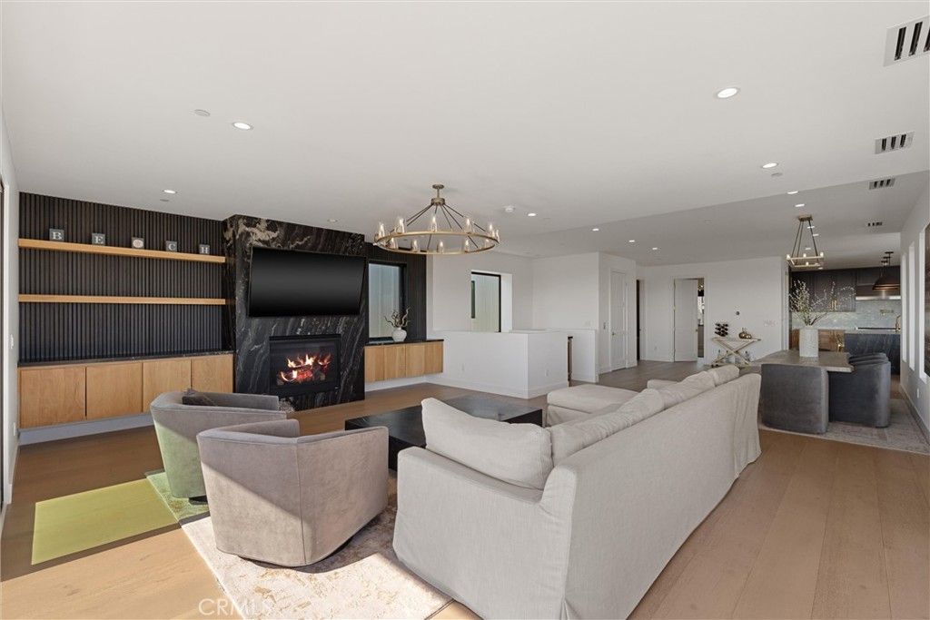 Image 25 of property listing at 1504 Prospect Avenue, Hermosa Beach, CA 90254