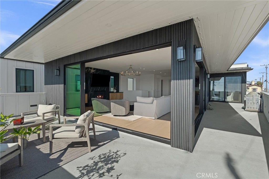Image 26 of property listing at 1504 Prospect Avenue, Hermosa Beach, CA 90254