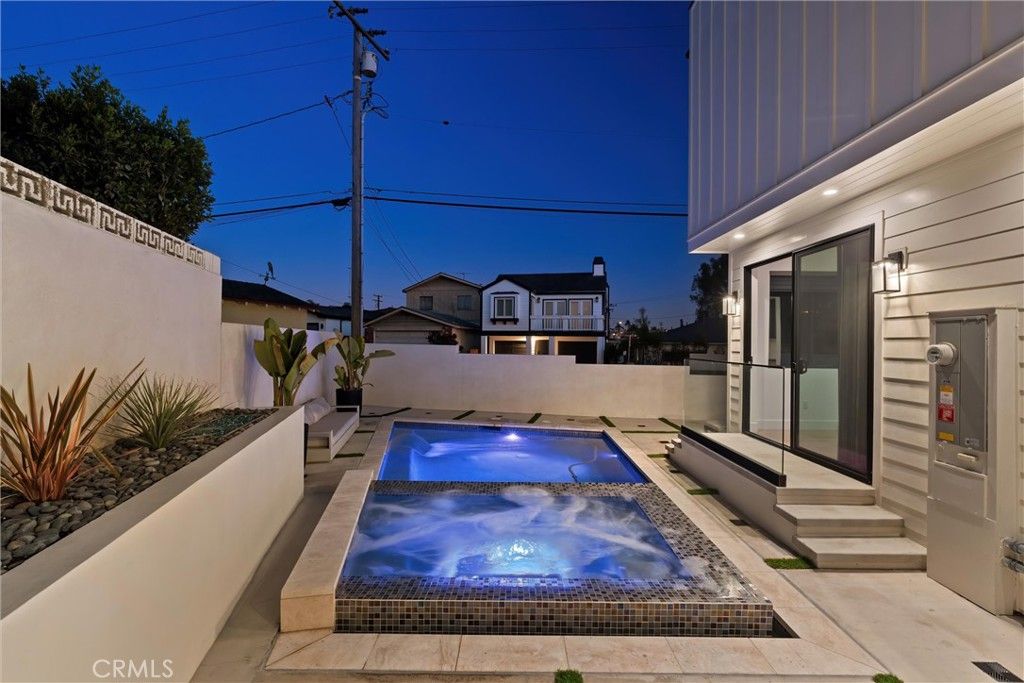 Image 6 of property listing at 1504 Prospect Avenue, Hermosa Beach, CA 90254