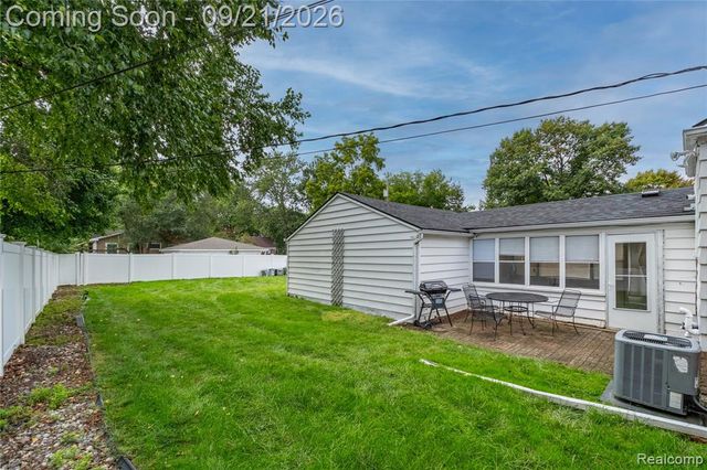 9665 Arcola Street, Livonia, MI 48150