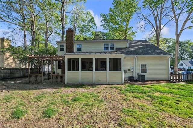 715 Wimbley LN, Chesapeake, VA 23322