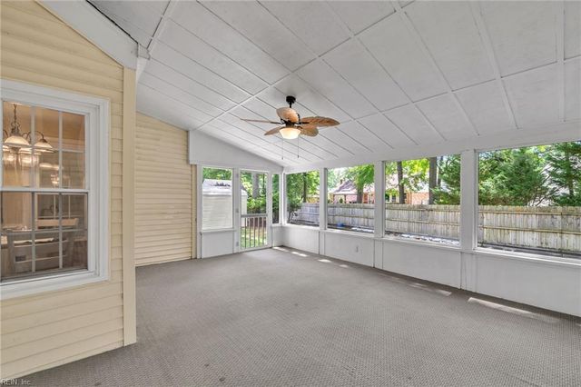 715 Wimbley LN, Chesapeake, VA 23322
