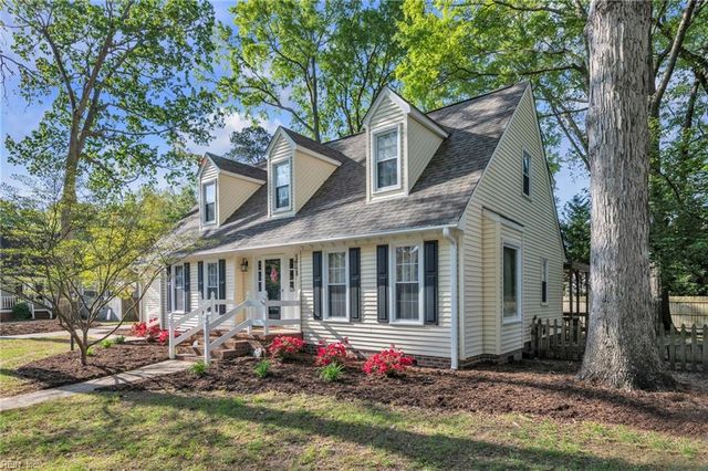 715 Wimbley LN, Chesapeake, VA 23322