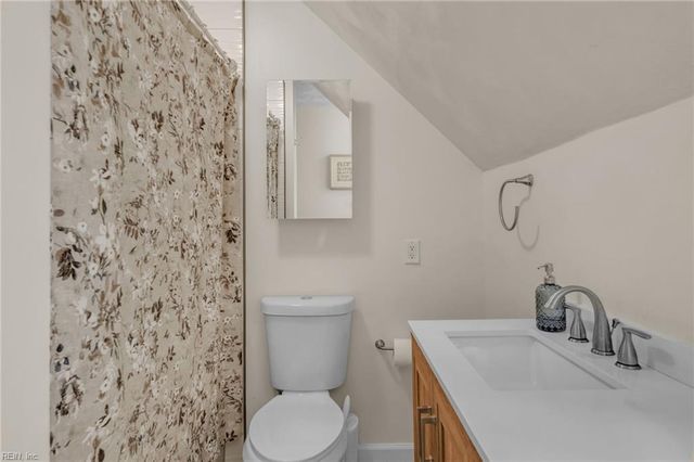 715 Wimbley LN, Chesapeake, VA 23322