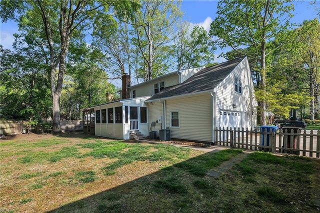 715 Wimbley LN, Chesapeake, VA 23322