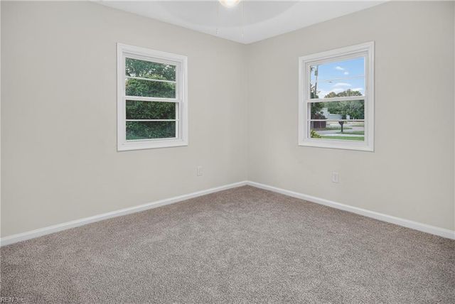 236 Shipps LN, Virginia Beach, VA 23454