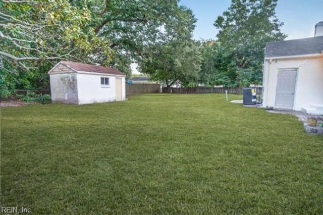 236 Shipps LN, Virginia Beach, VA 23454