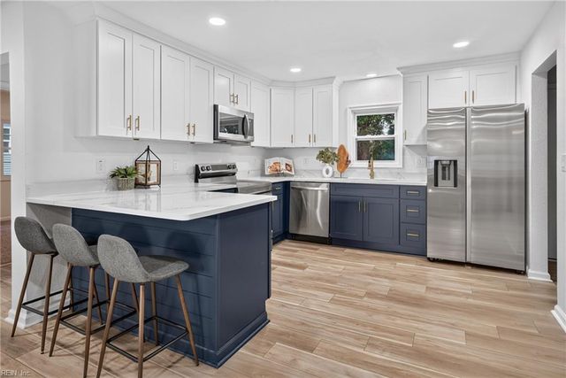 236 Shipps LN, Virginia Beach, VA 23454
