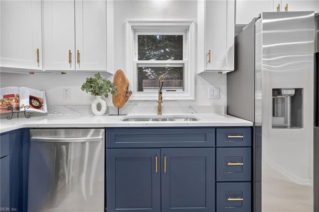 236 Shipps LN, Virginia Beach, VA 23454