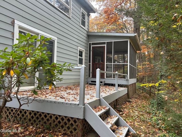 11 Wheeler Drive, Clifton Park, NY 12065