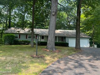 11 Wheeler Drive, Clifton Park, NY 12065