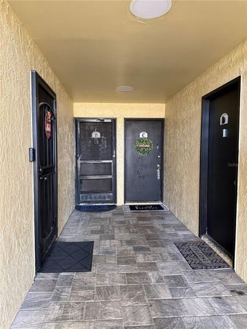 942 LAKE DESTINY ROAD B, Altamonte Springs, FL 32714