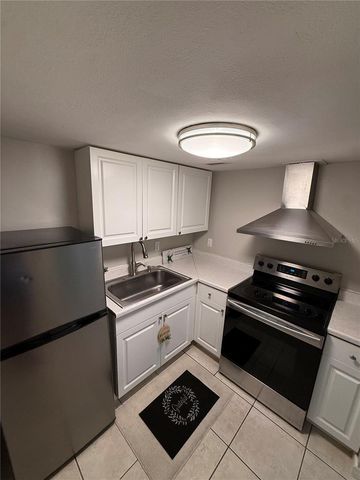 942 LAKE DESTINY ROAD B, Altamonte Springs, FL 32714