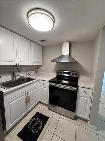 942 LAKE DESTINY ROAD B, Altamonte Springs, FL 32714