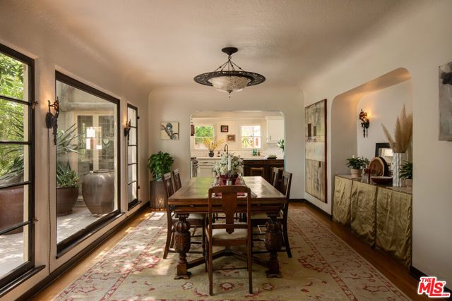 2707 Hermosita Drive, Glendale, CA 91208