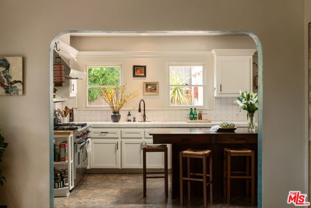 2707 Hermosita Drive, Glendale, CA 91208