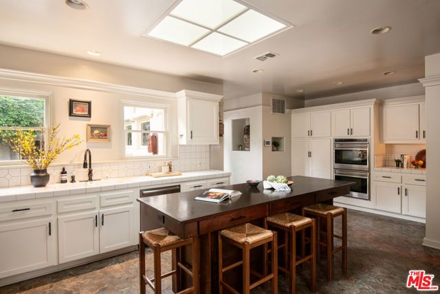 2707 Hermosita Drive, Glendale, CA 91208