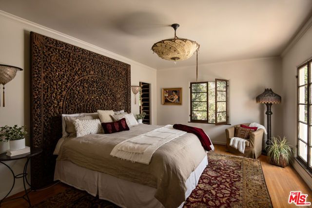 2707 Hermosita Drive, Glendale, CA 91208