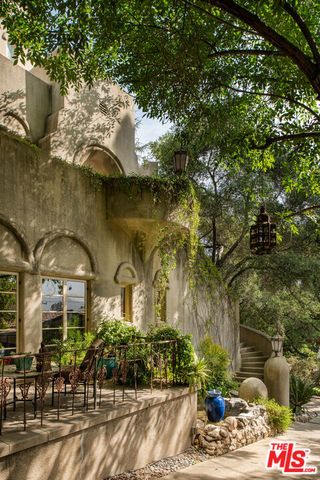 2707 Hermosita Drive, Glendale, CA 91208