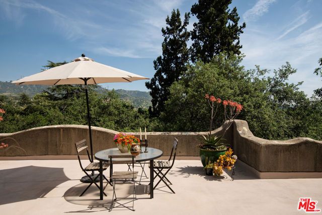 2707 Hermosita Drive, Glendale, CA 91208