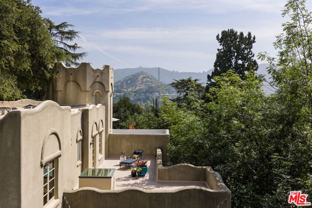 2707 Hermosita Drive, Glendale, CA 91208